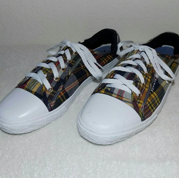 tommy canvas shoes
